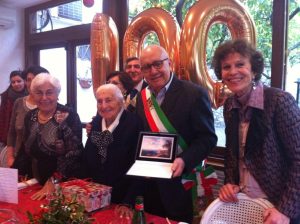 Formia nonna Annina con il sindaco